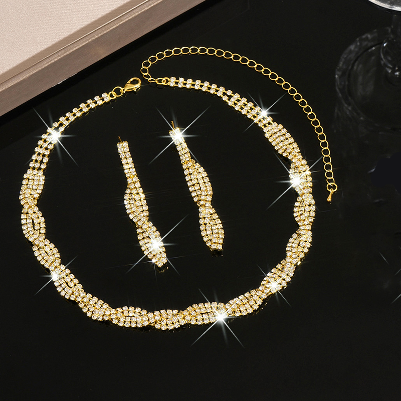 🎉 2026 Sale — Over 21,500 Sold ✨ Sparkling Rhinestone Claw Chain Necklace & Earrings Set 💎