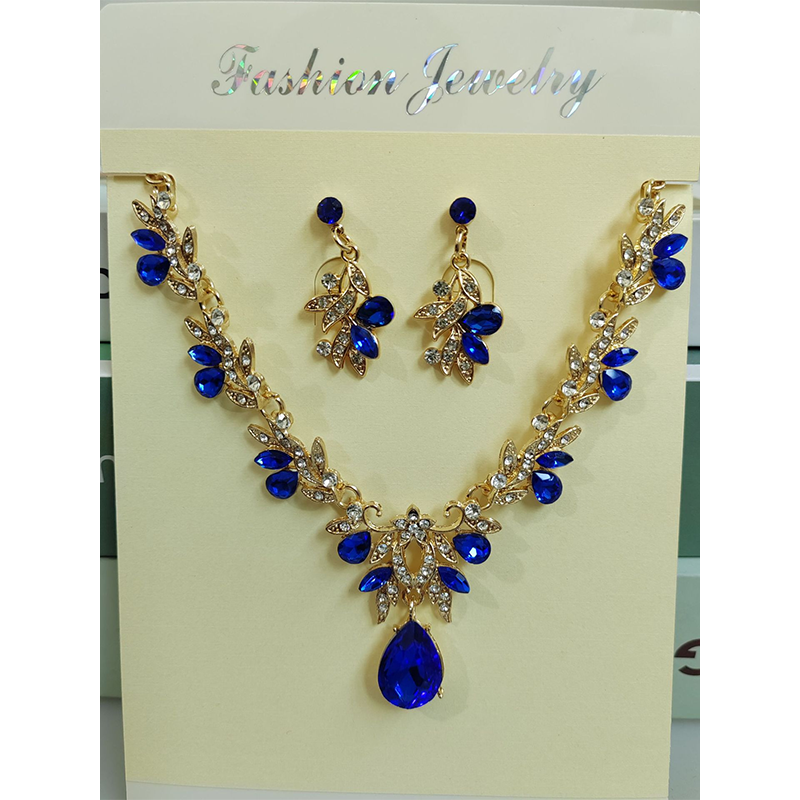 Sparkling Teardrop Pendant Necklace and Earrings Set
