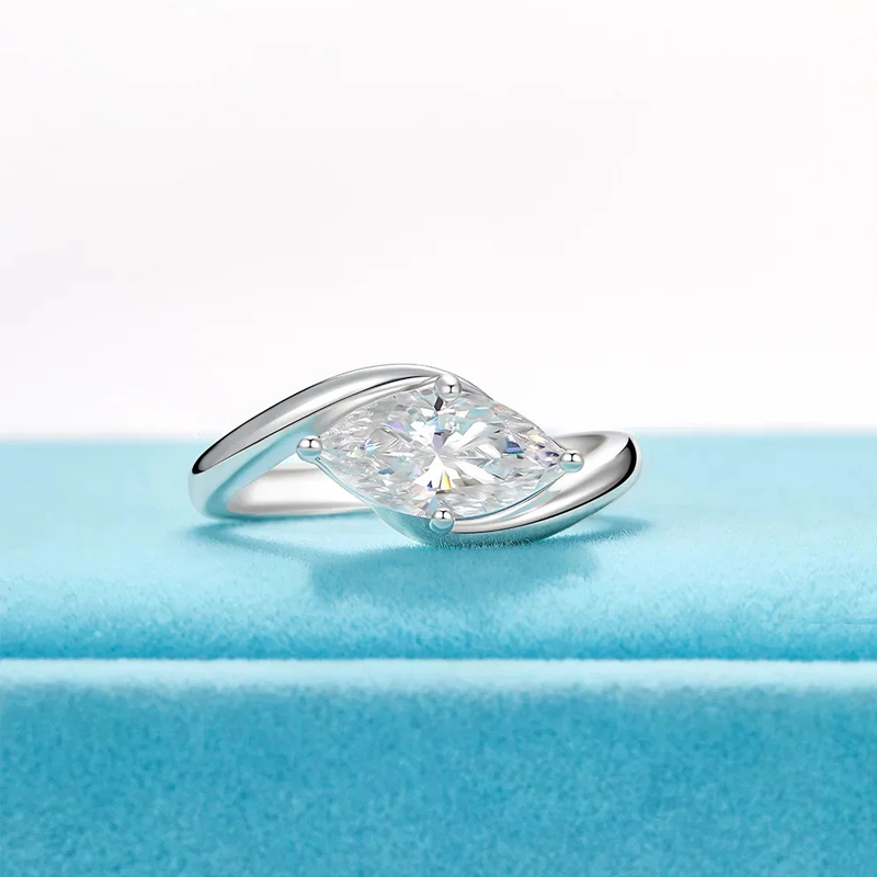 🎉 2026 Sale — Over 25,200 Sold!💞 Radiant Marquise Ring – Elegant ✨