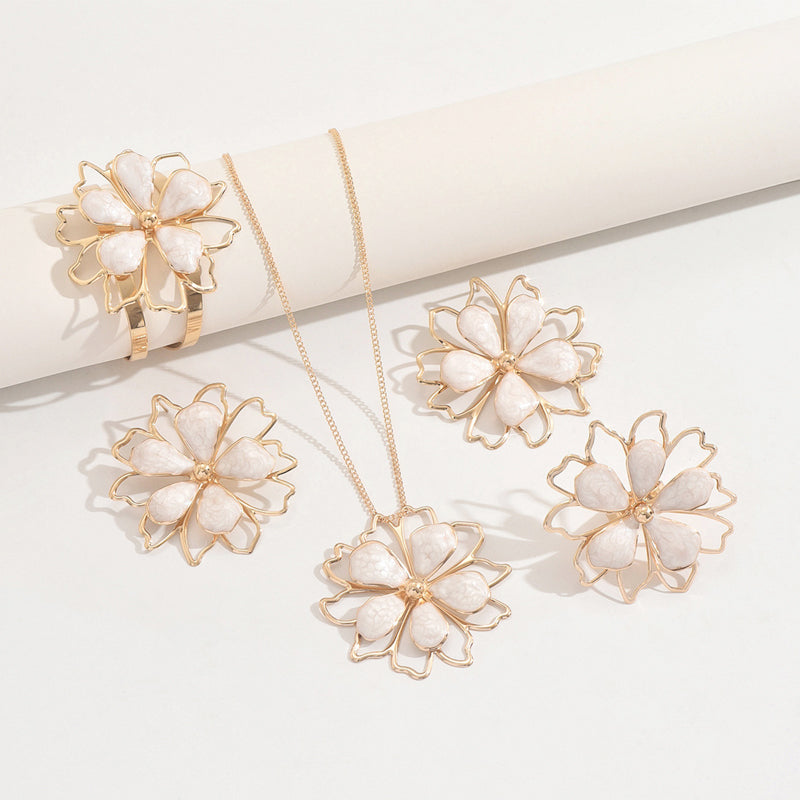 📢📢50% OFF !! ⏰Elegant Double Layer Hollow Flower Jewelry