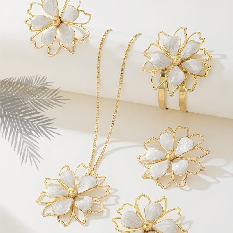 📢📢50% OFF !! ⏰Elegant Double Layer Hollow Flower Jewelry