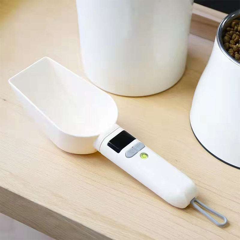 Rechargeable Pet Food Measuring Scoop with LCD Display