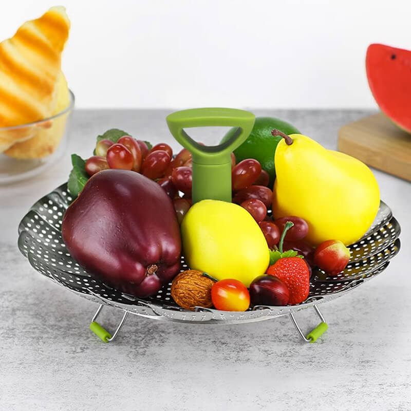 Stainless steel folding vegetable steamer