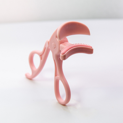 Wide-Angle Eyelash Curler with Comb